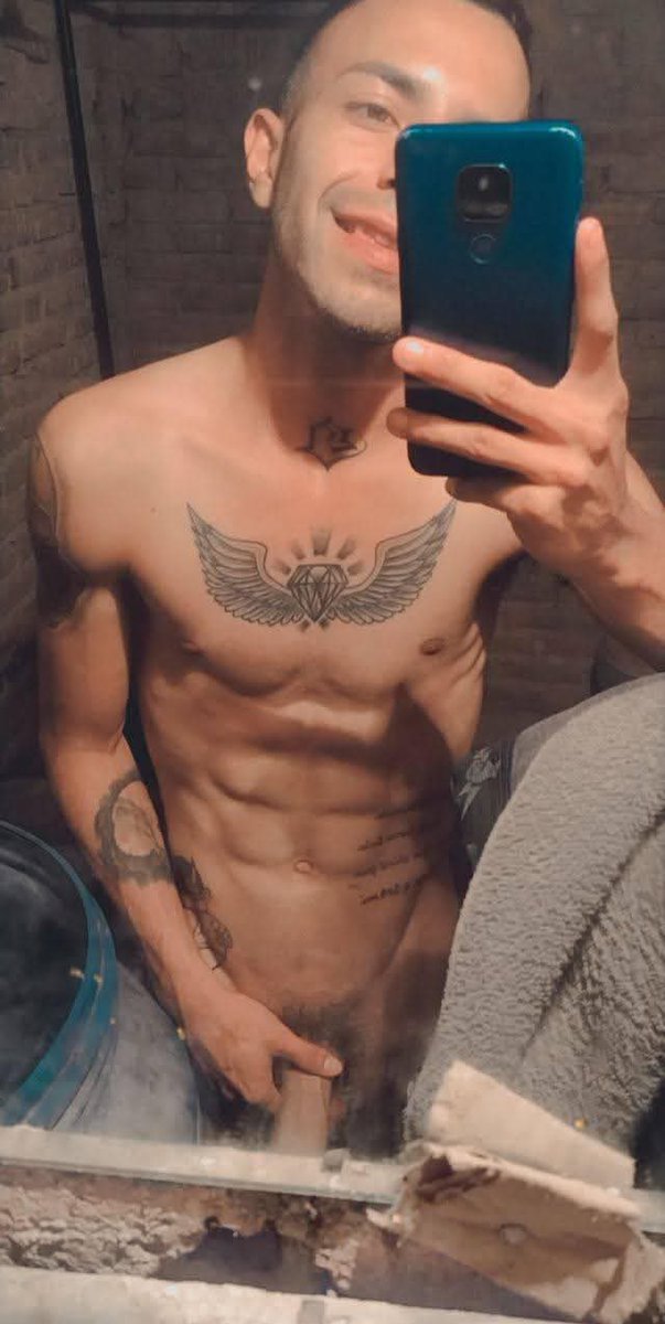 MexHomeless's tweet photo. Chacal flaquito pero bien vergon RT para más #flaco #gay #hetero #curioso https://t.co/GQE5PHwwJ5