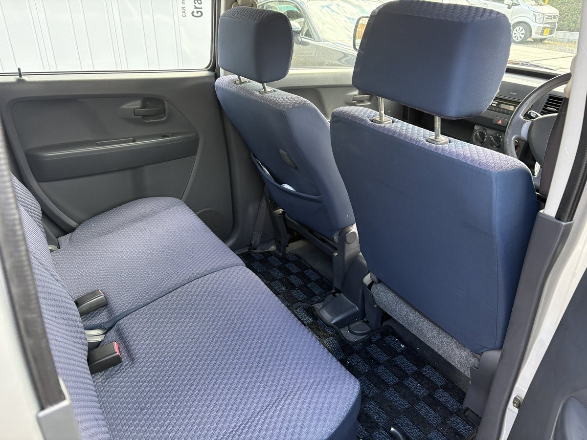Graphic_Paddock's tweet photo. 代車で使用していたワゴンR売ります！
15万円

MH21S H15年
74100キロ
貴重な5速MT
車検　R8 10/30

機関良好

意識すればリッター20キロに近い燃費です！
足車、遊び車に最適です！
諸費用込みの金額になります！
東海近辺であれば陸送可能です！

お問い合わせお待ちしてます。 https://t.co/EJ2VWRGWZX