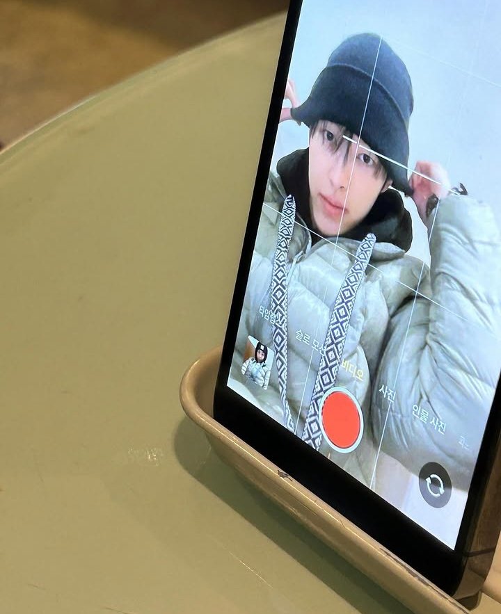 Yoon Ho tweet media