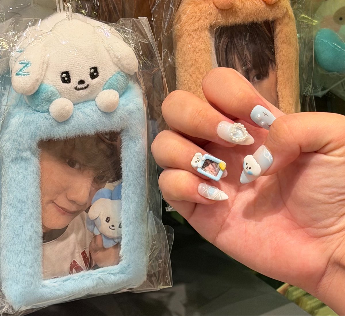 shimkcngz's tweet photo. more details hehehehehe thank you @kpoppednails 🩷 https://t.co/A1U0Gj3BoM