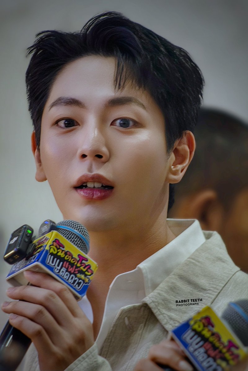เจอได้ไม่หนัก เจอก้นแบบเบา
ก็สบายใจดี แต่เมื่อวานกินอร่อย
เลยนะวิถีเด็กอ้วม..😀
 ปล ฉันยังเลิฟฟันกระต่ายอยู่ไม่รู้สิ้น

#uppoompat