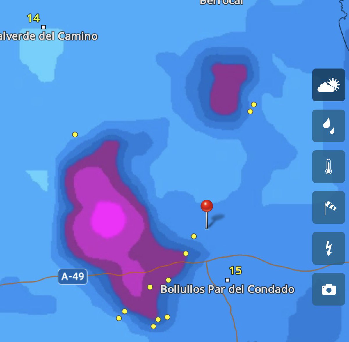 07:15 de la mañana y parece que se acaba el mundo en La Palma. Increíble las tormentas ahora mismo en la zona, no había escuchado nada igual hace muchos años. Llueve con fuerza ahora mismo en una noche que ha salido muy tranquila <a href="/Meteohuelva/">MeteoHuelva.es</a> <a href="/Meteo_Cartaya/">MeteoCartaya</a> <a href="/MeteoAlmonte/">MeteoAlmonte</a>