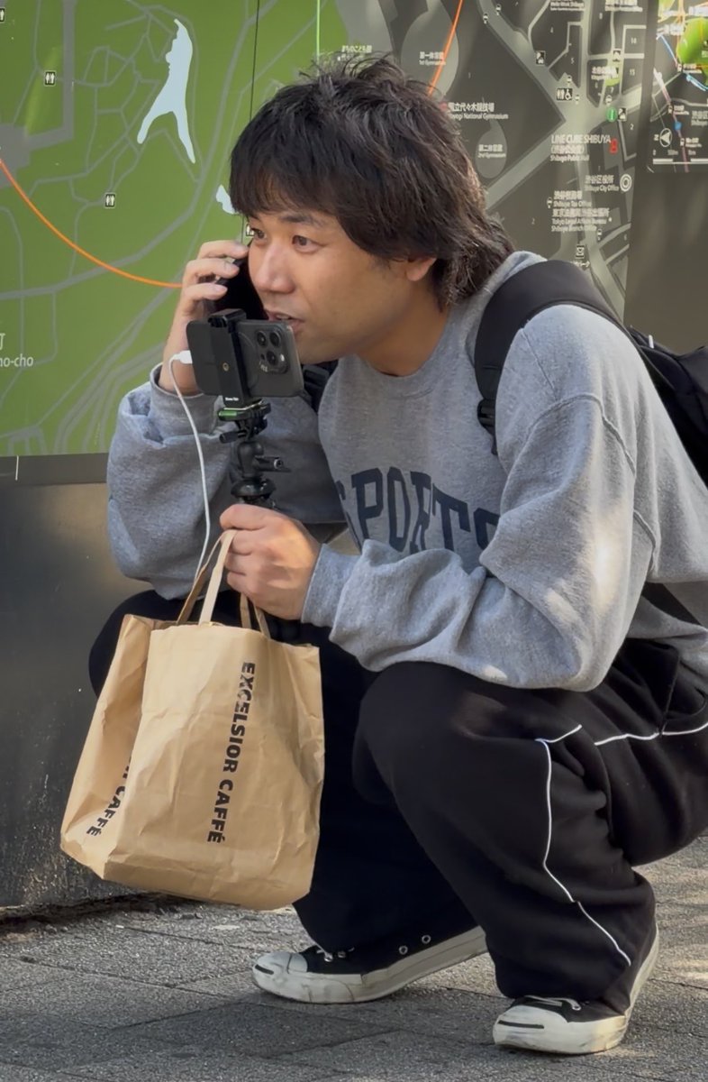 7siren4k's tweet photo. 正治はエクセルシオールの紙袋の中かね？

 #七原くん https://t.co/uj0WUmTAbE