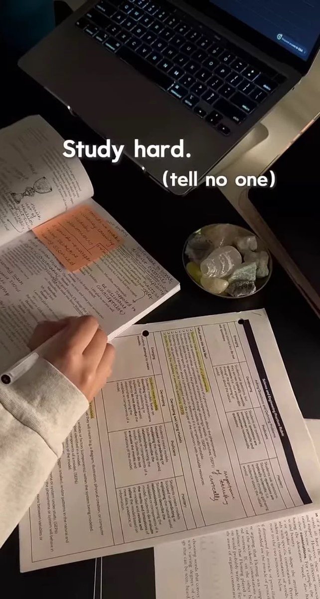 gurlscode_'s tweet photo. keep studying https://t.co/EeRruwoj2e