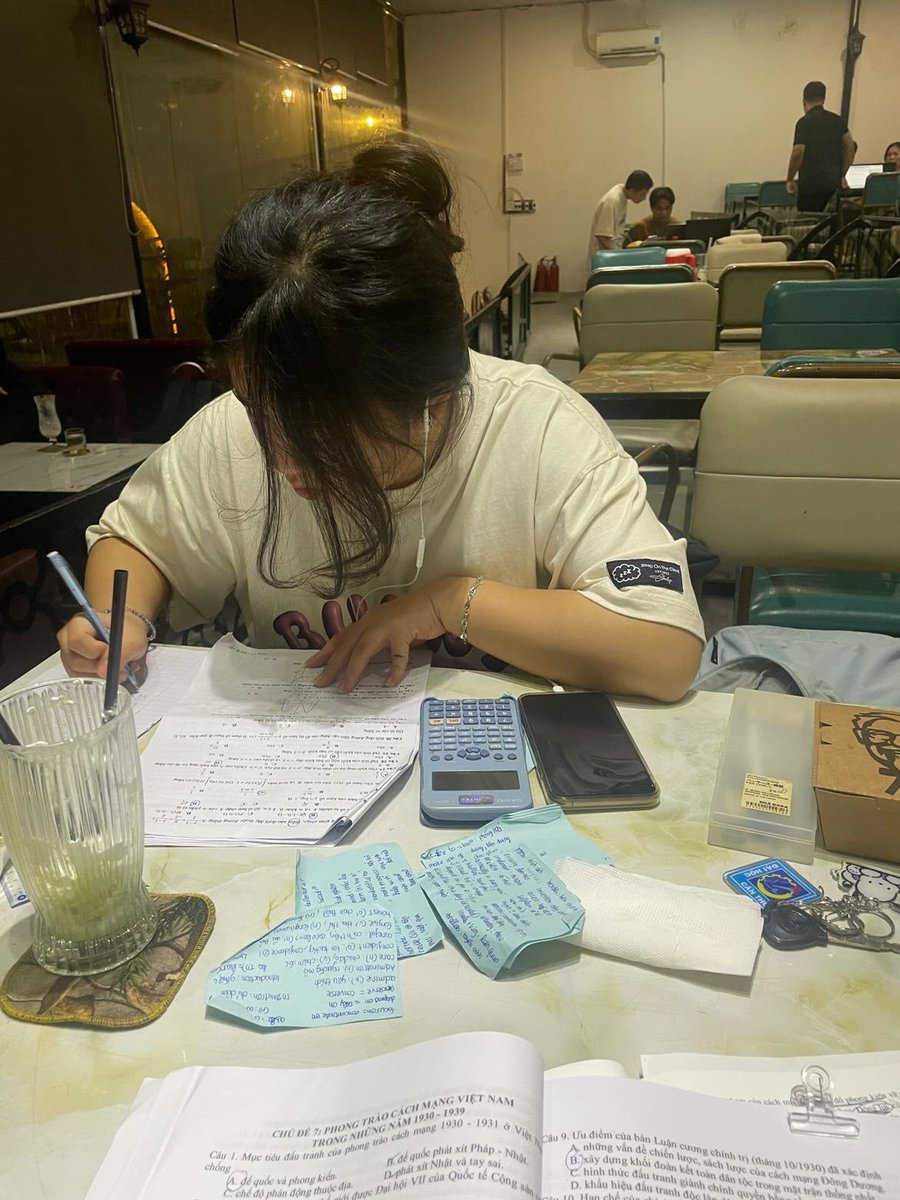 gurlscode_'s tweet photo. keep studying https://t.co/EeRruwoj2e