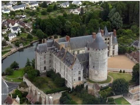 TudorAge1973's tweet photo. #OTD
9th May 1538 
At the Château de Châteaudun the proxy marriage took place between Mary of Guise &amp; King James V of Scotland
Robert Maxwell, 5th Lord Maxwell, stood in for the absent Scottish monarch
#KingJamesVofScotland #MaryofGuise #Stewarts #Guise #Scotland #France #History https://t.co/aHhjaZnriG