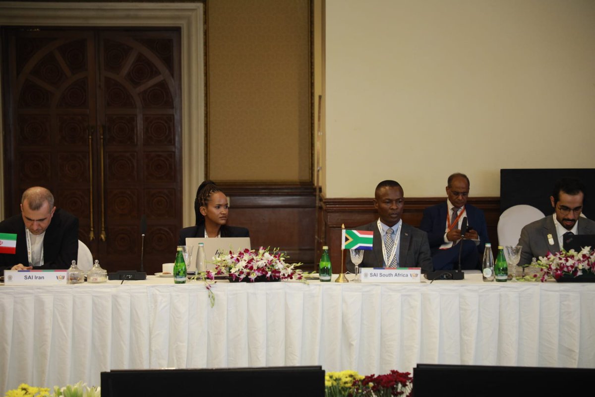 IndiaCAG's tweet photo. The Bengaluru Declaration has been adopted at the 5th #BRICSSAI Leaders' Summit. BRICS SAIs commit to strengthening the Audit of urban mobility, leveraging data & technology, and adopting citizen-centric approaches to make cities more inclusive & sustainable. #BRICSIndia2026 @IndiaCAG @MEAIndia @BRICSIndia2026 @TCUoficial @bpkri @AuditorGen_SA @uaeaa_gov @China_Amb_India @AmbRus_India @EgyptinIndia