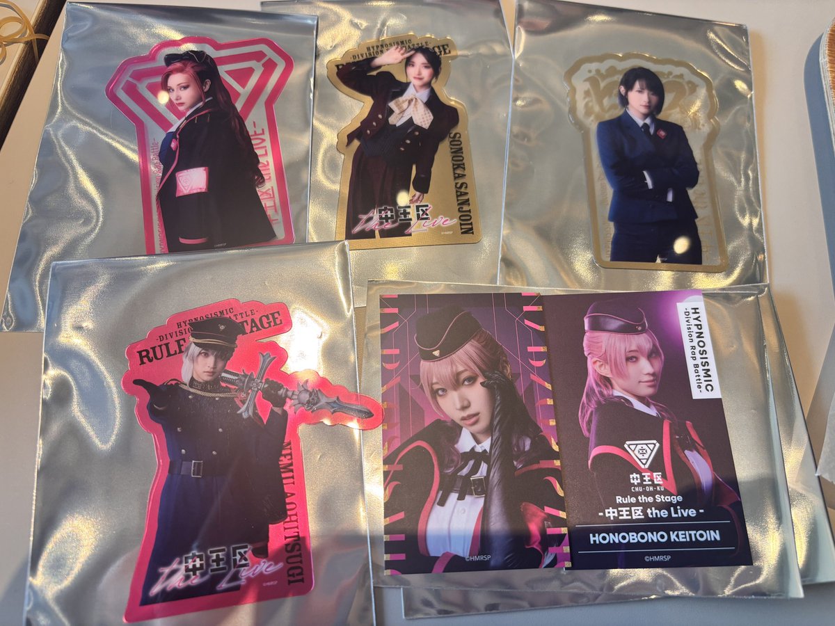 kou__045's tweet photo. 交換
ヒプステ 中王区 the LIVE
ダイカットクリアカード トレーディングカード

■譲
画像1枚目

■求
画像2枚目　ツクヨミ様

本日夜公演前に会場付近手渡し希望。
トレカ↔︎クリカ差額精算可

検索からでもお声がけください！！ https://t.co/WDfPw9IZQc