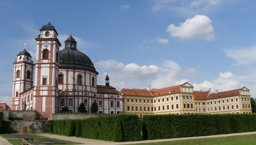 Visit_Czechia's tweet photo. Jaroměřice chateau, Czechia 🇨🇿 #VisitCzechia #CzechiaHeritage #chateau #Czechia https://t.co/yawcbJf0cE