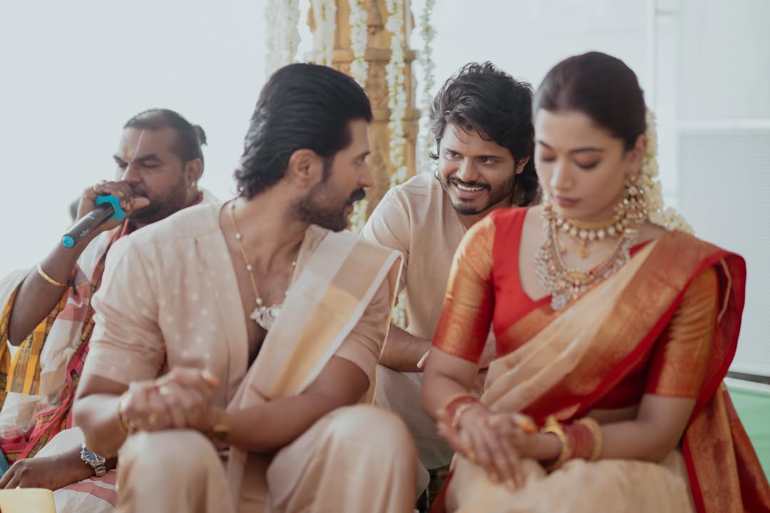 #AnandDeverakonda shares heart-warming clicks wishing his dear brother #VijayDeverakonda on his birthday! 🤗❤️

#HBDVijayDeverakonda 
#RashmikaMandanna #VIROSH #TeluguFilmNagar
