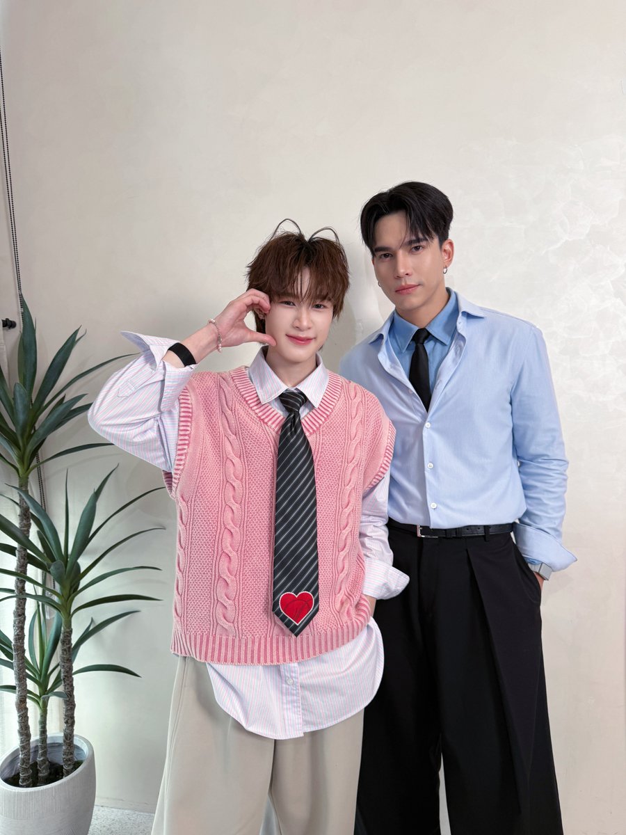 DomundiTV's tweet photo. “แม้ก” @mmaxmaxxxx  และ “ณฐ” @natasittttt  พร้อมแล้วสำหรับงาน Explore The Hidden Love With MaxNat  ✨️

#HiddenLoveMaxNat https://t.co/uLAkb64bDY