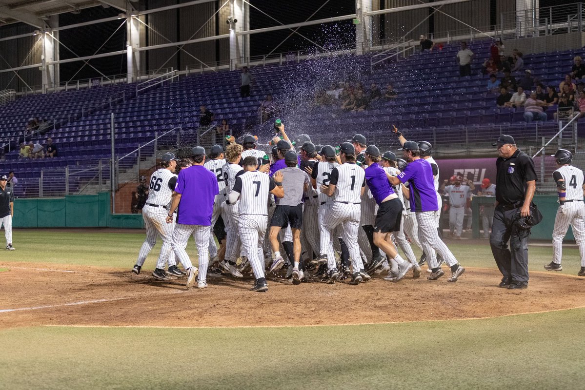 Grand Canyon Baseball tweet media