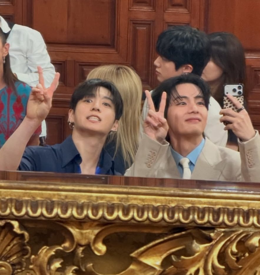 I CANT BELIEVE THIS!! LOOK AT THEM!! 😭😭😭