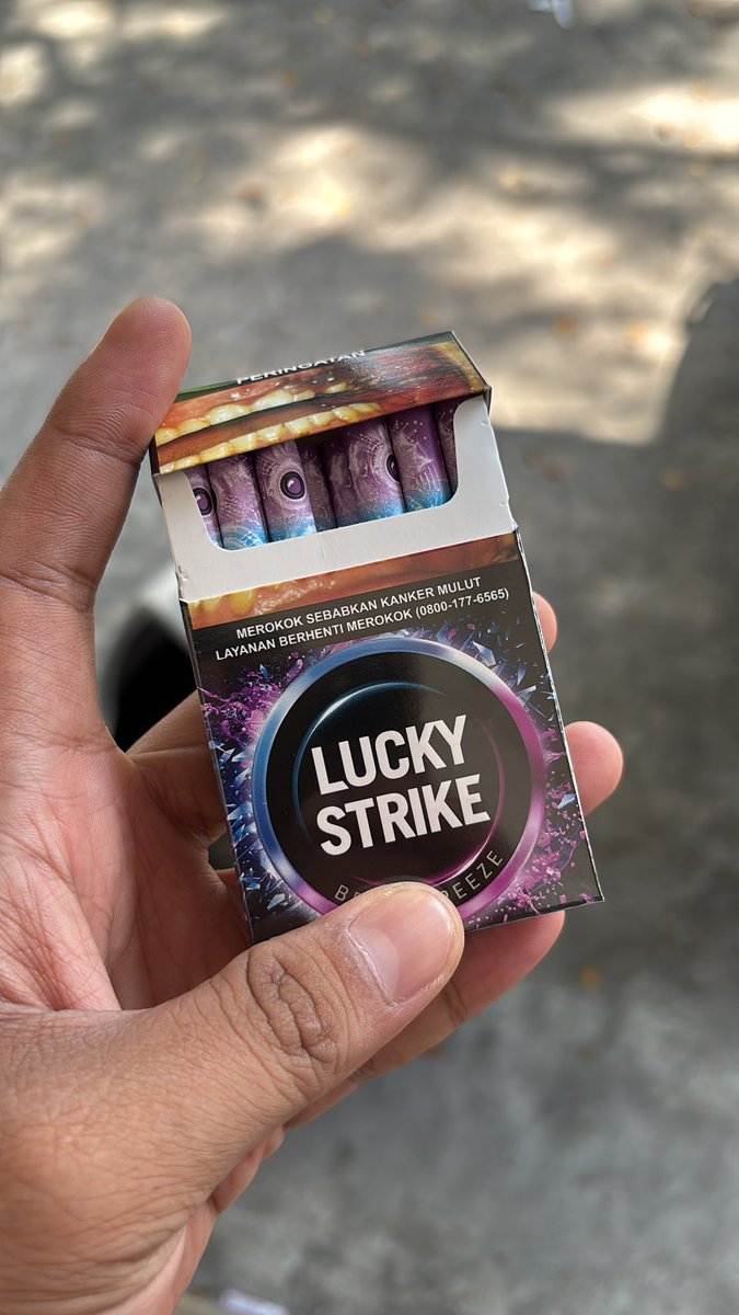 eng_ofx's tweet photo. ini tuh rokoknya nge-jablay banget, ngerti gasih? https://t.co/J9j5zfgvGR