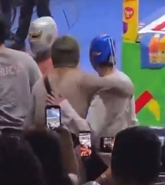 งงค่ะ น้องจีมินกับยุนกิเขากอดกันเองทำไม 555555555555555555555555555555