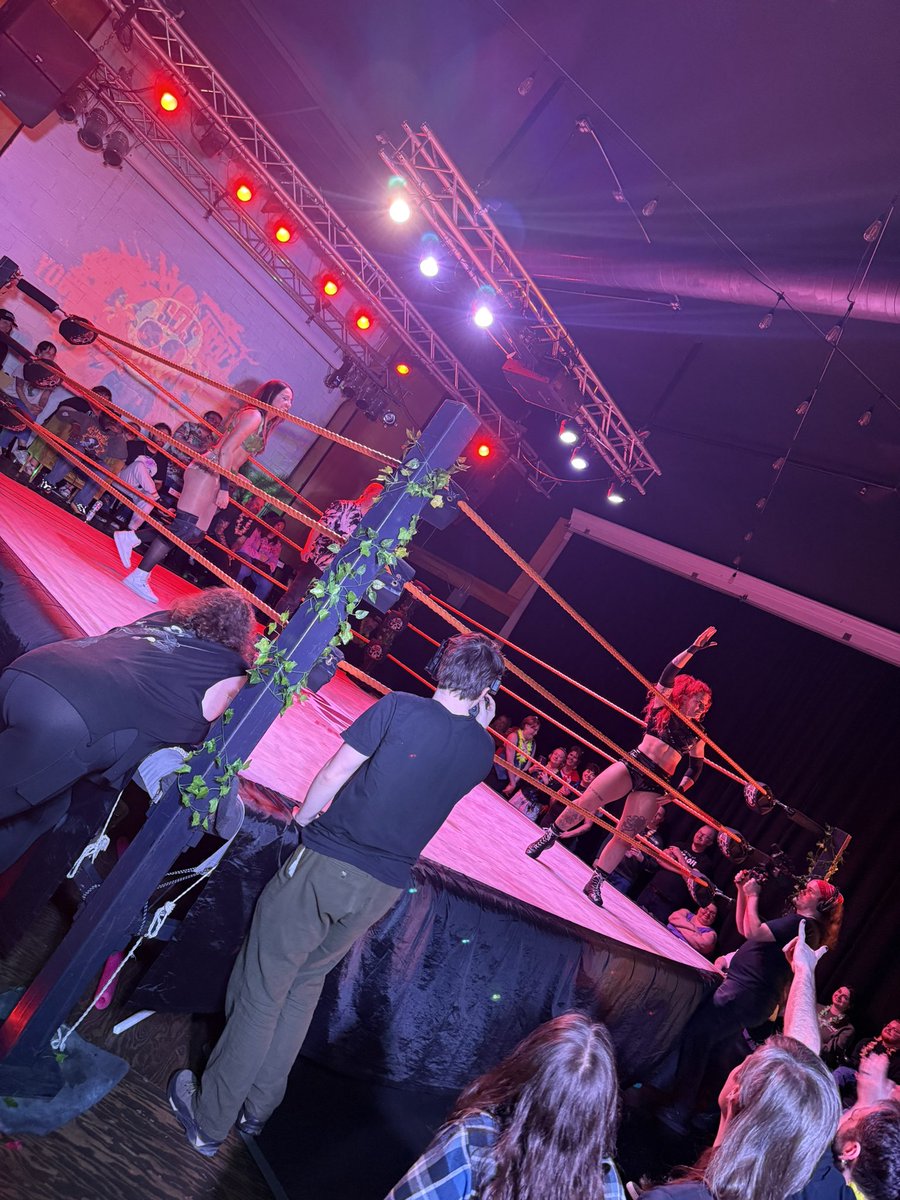 ASUKASMOX's tweet photo. thank you @JodyThreat and thank you @sosprowrestling 🥹🖤 https://t.co/jtWqoaNU06