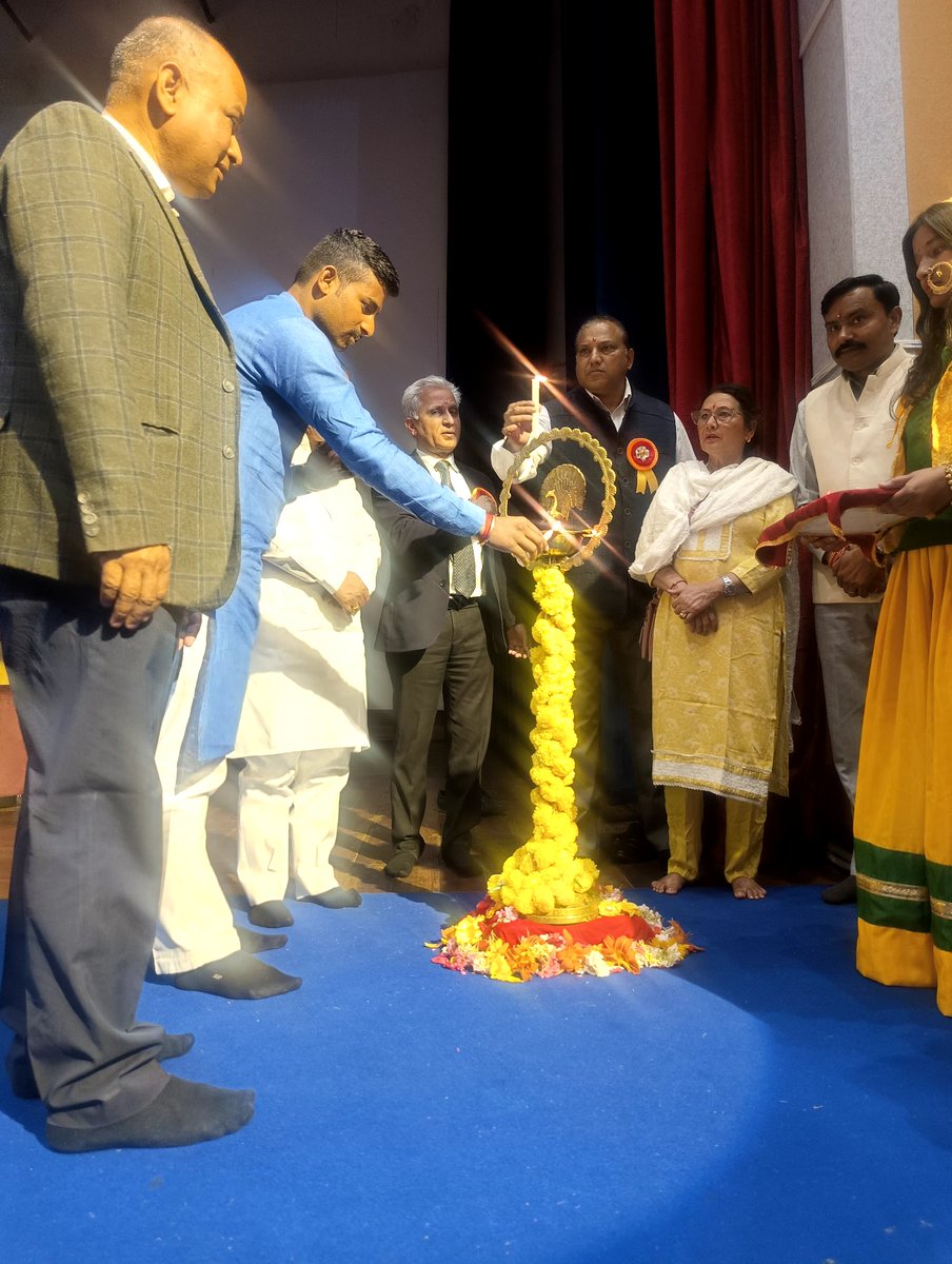 gbpietpauri's tweet photo. With immense pride and heartfelt joy the #38thFoundationDay celebration begins with the lamplighting🪔 by the degnatries
Wishing the entire institute fraternity a very Happy 38th Foundation Day.
May the institution continue to shine, inspire, scale greater heights in the future. https://t.co/Fb6CmqvrBG
