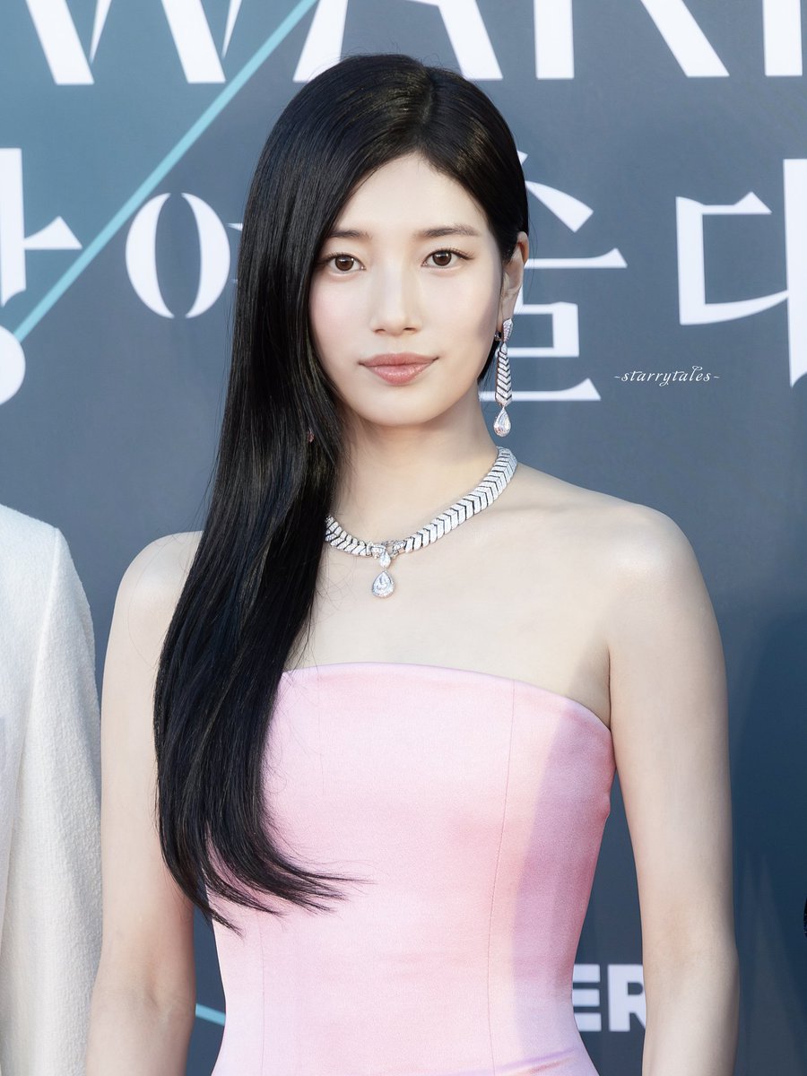 starry_tales_'s tweet photo. 260508 배우 수지 백상 레드카펫
#SUZY #BAESUZY #수지 #배수지 https://t.co/w3tF7fvUOy