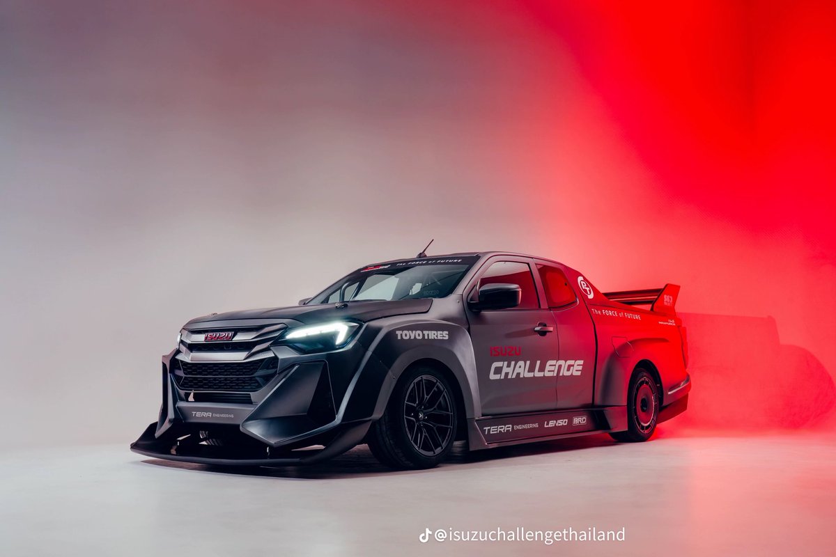 KYUNGxxxxx's tweet photo. สปอยเลอร์ปีกท้ายชีสามารถปรับระดับได้นะะชีมีลูกเล่น 🤣🤣🤣
#IsuzuChallengeThailand2026
#LensoMotorsport #ptmaxnitron
#barcodetin https://t.co/584QAf0ysF
