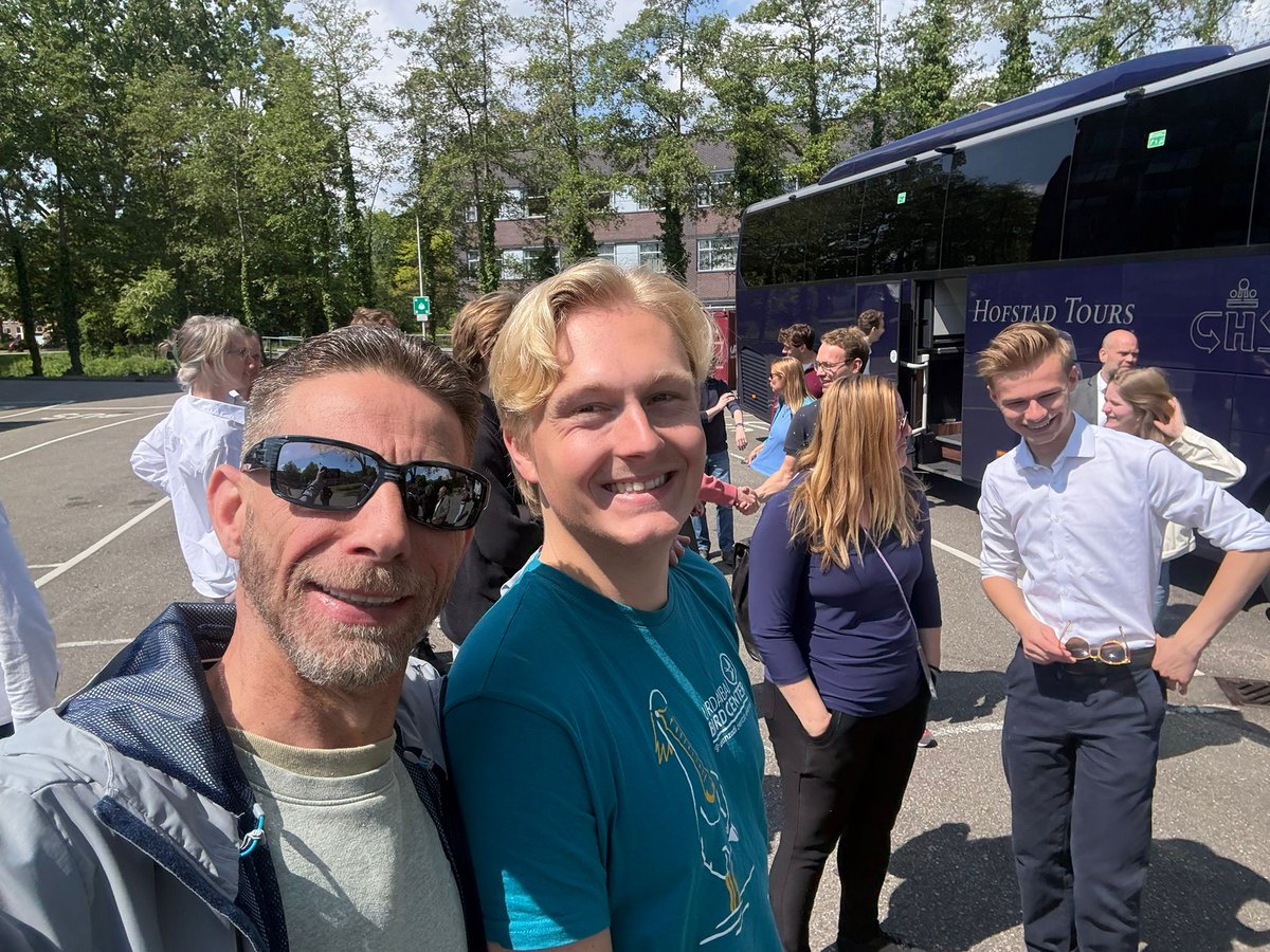 hartvoordelft's tweet photo. Vrijdag 8 mei was er in het kader van inwerkprogramma voor nieuwe raad en commissieleden een rondtour langs aantal projecten in de stad. Zeven van de acht  fractieleden Van Hart voor Delft waren erbij. Was geslaagde dag. https://t.co/T2HJXowBaj