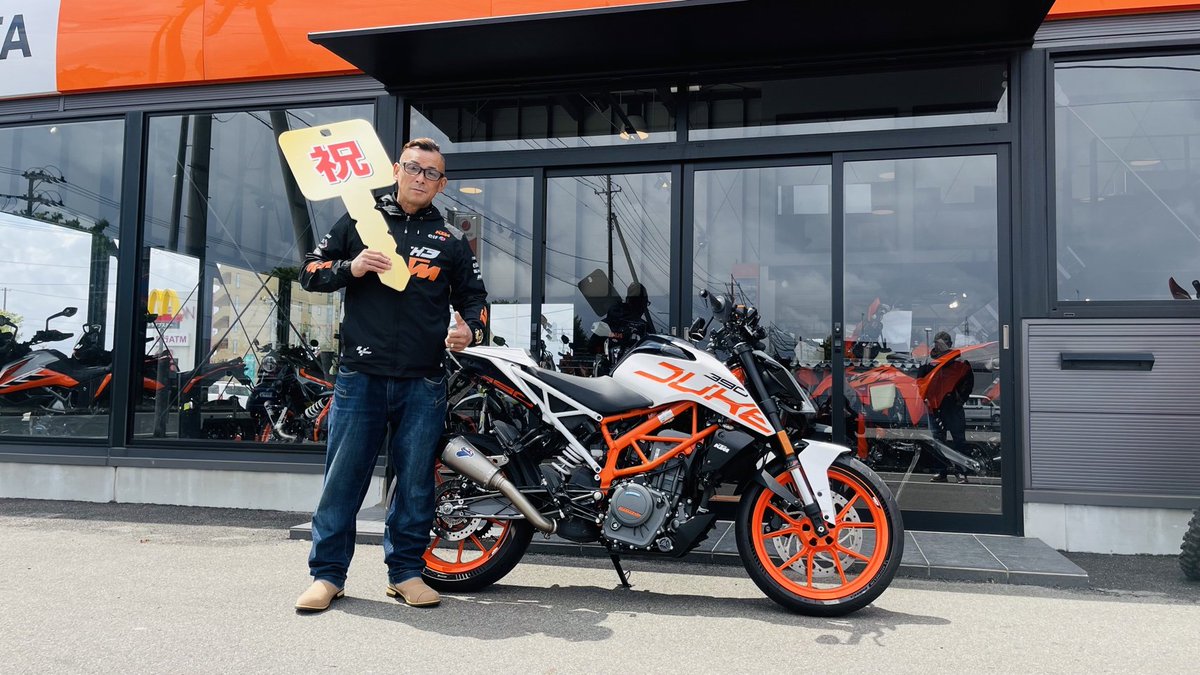 moto10011's tweet photo. KTM 山形
390デューク納車
大事に乗ります https://t.co/vIvW9wwKZW