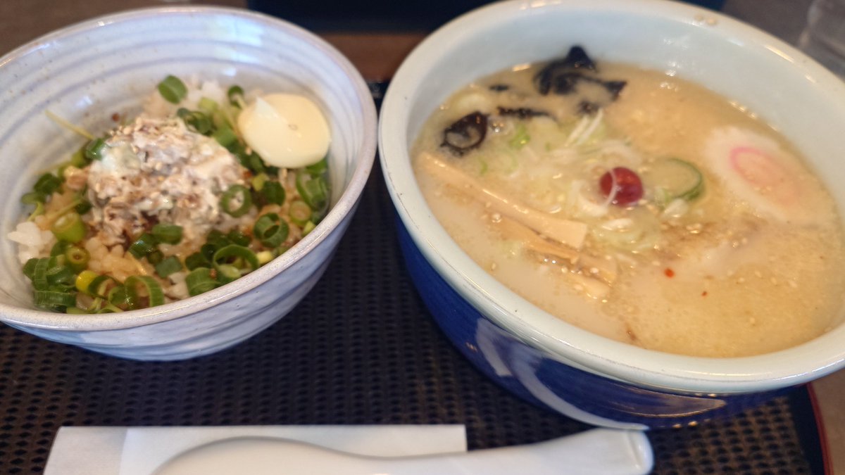 お昼ごはん
インスタントじゃない山頭火は初めて