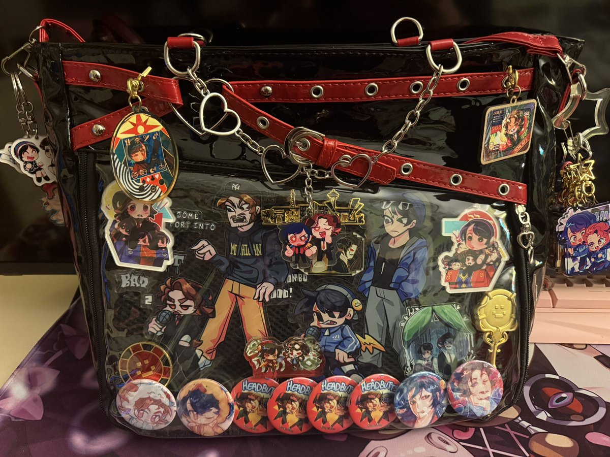 m4dk4t's tweet photo. #pumpkinduo ; lil peep at my pumpkinduo ita bags and a reminder I’ll be at acen 2026 next weekend! (Big thanks to Evan Pumpkinduo :3 @pyukurro) this has been my mass collection since 2022 and the pumpkinduo dsmp days that I’ve been adding onto.

#jschlatt #quackity #acen2026 https://t.co/7AsQZg0Hn5