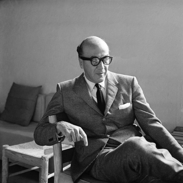 lailvsvante's tweet photo. 📸KTHV

Taehyung visitó Los Clubes en Atizapán, obra del famoso arquitecto mexicano Luis Barragán, ganador del premio Pritzker, el mayor reconocimiento en la arquitectura. Es un conjunto ecuestre conformado por caballerizas y la cuenta para los caballos.

Barragán es conocido + https://t.co/sMp2Dy5HKw