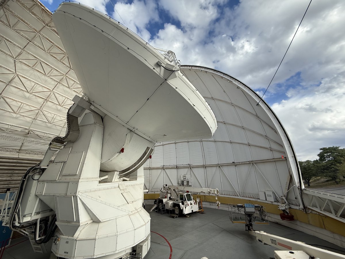 rndsrc's tweet photo. The EHT MOVIE campaign wrapped up last night!

Since Mar 10, EHT observed M87* over 17 nights (our longest campaign yet) with the goal of creating the first video of a black hole.

Huge thanks to the global EHT team and observatories. Excited for the work ahead! https://t.co/aYN0PoJeMH