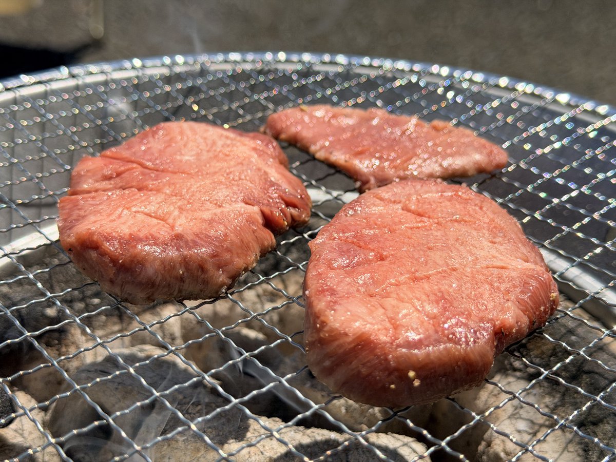waka_RR2T's tweet photo. 今日は牛タンブロックで買ったから飽きるほど食う https://t.co/7Sgs5nltSL