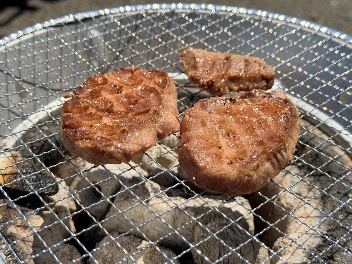 waka_RR2T's tweet photo. 今日は牛タンブロックで買ったから飽きるほど食う https://t.co/7Sgs5nltSL