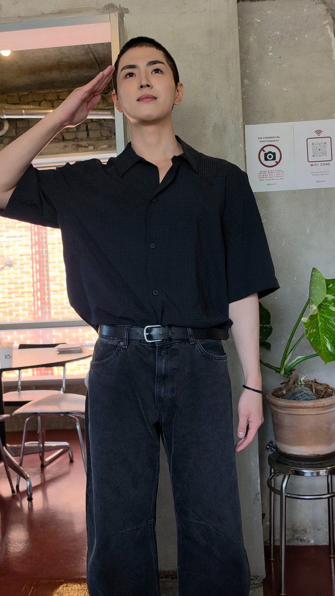 bombguri's tweet photo. 잘다녀왕.......덕분에 너무너무행복햇어🥲🫳🏻 https://t.co/THBPw9uYEP