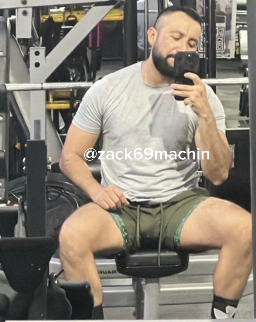Zack69machin's tweet photo. Viernes y los chacalitos ricos lo saben… 😋🍆 https://t.co/6QShcbkmWS