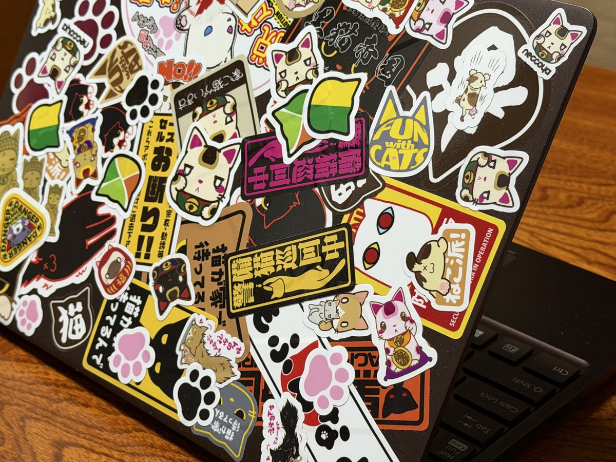 necco_ya's tweet photo. 茨城県の雑貨ねっこ屋デザフェス63に出展します🐾

ねこモチーフステッカー
ねこひげホルダーなど
猫雑貨、猫イラスト100%です！

ライブペイント初挑戦します🔥
お絵描きゲスト🐾きのこきのこさん、みとのさん

出展日🐈‍⬛両日
出展名🐈‍⬛ねっこ屋
西館1階E-250🐈‍⬛

#デザフェス63リポスト
@designfesta https://t.co/ClLndw0YJG