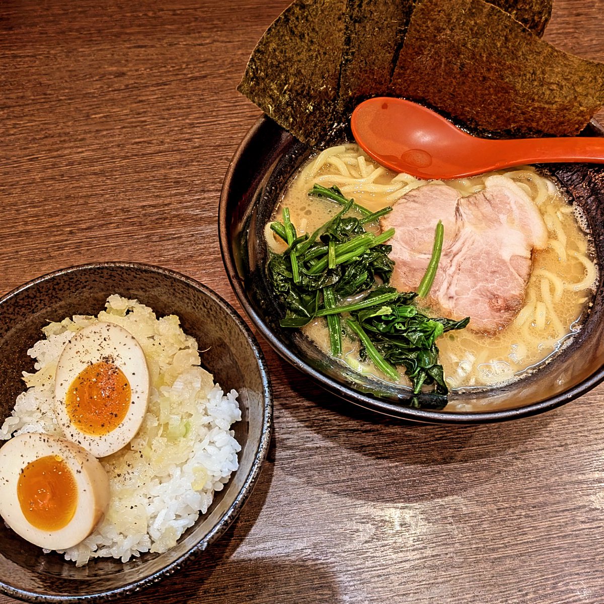 yo1tec's tweet photo. ゴル麺。 野毛店
醤油豚骨🍜ラーメン美味しかったです👍️

#ゴル麺 #ラーメン好き #野毛グルメ https://t.co/tzzfF4fweq