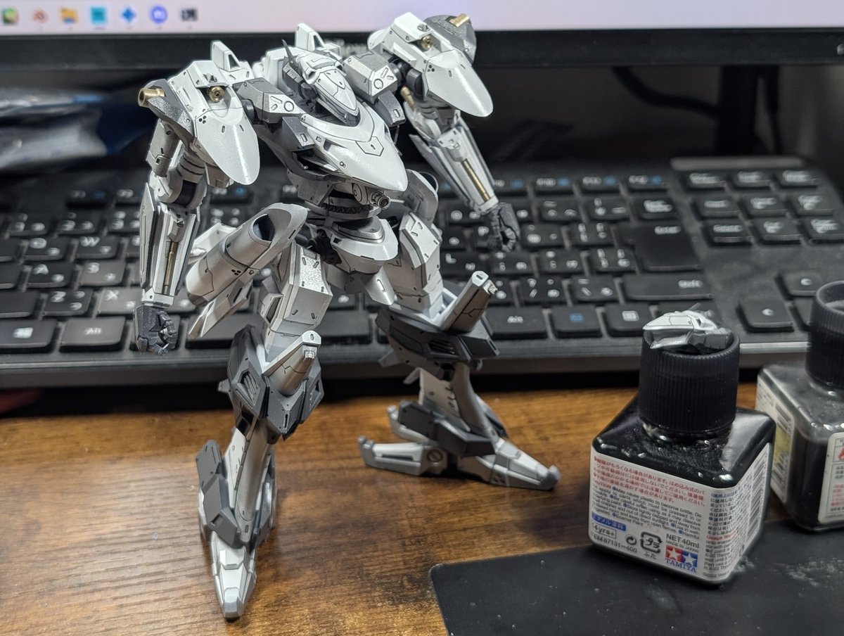 エレンさんマシーンを塗った
作者より先に