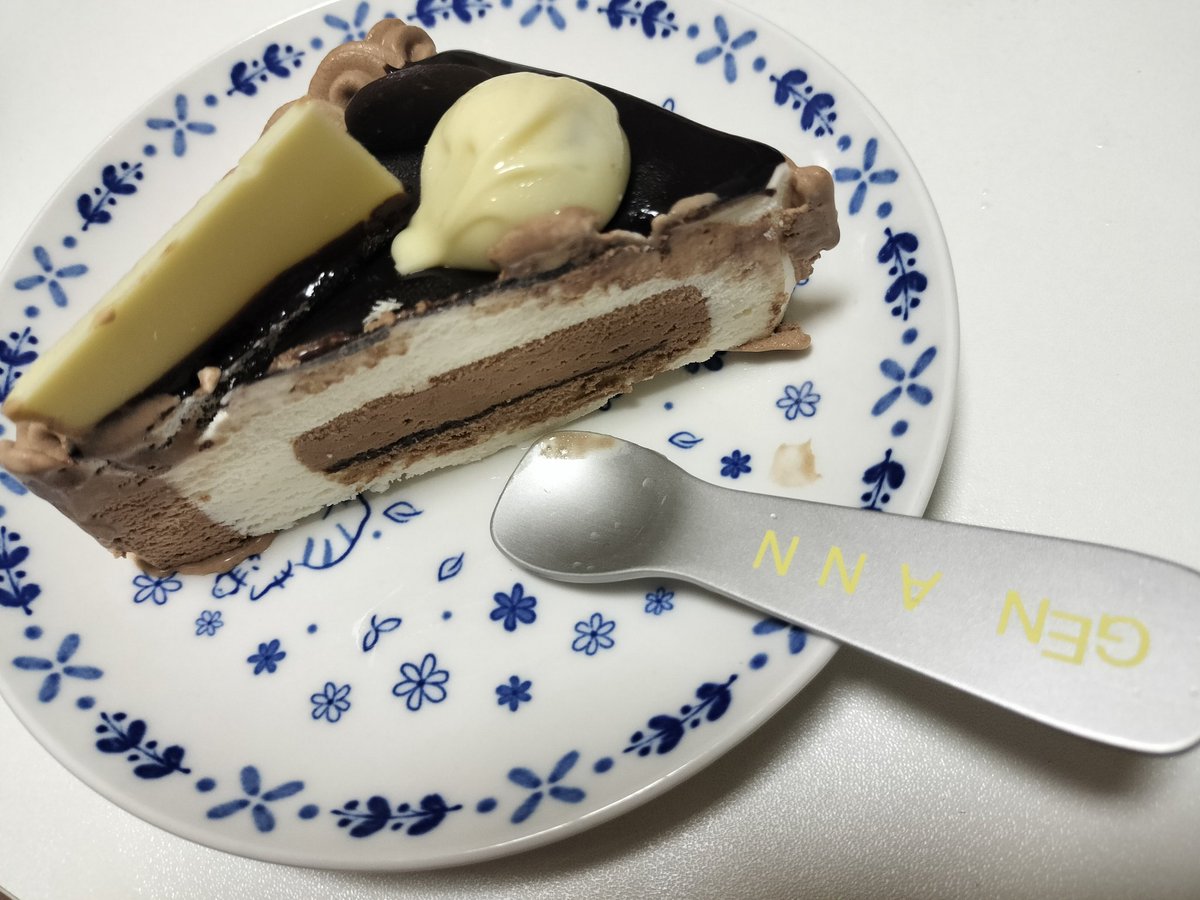 初めてアイスケーキというものを買った
