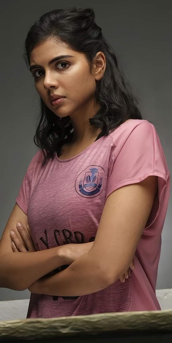 beast558980's tweet photo. Evening Mood : Kalyani Priyadarsan..❤️🤍
Beauty With The Cutest Vibe 😍
#kalyani #sreeleela #rashmika #meenakshichaudhary #rukminivasanth #malavikamohanan #kalyanipriyadarshan #krithishetty  #priyankamohan #poojahegde #mamithabaiju #kritisanon #mrunalthakur  #kiaraadvani https://t.co/eZ9At9zRDs