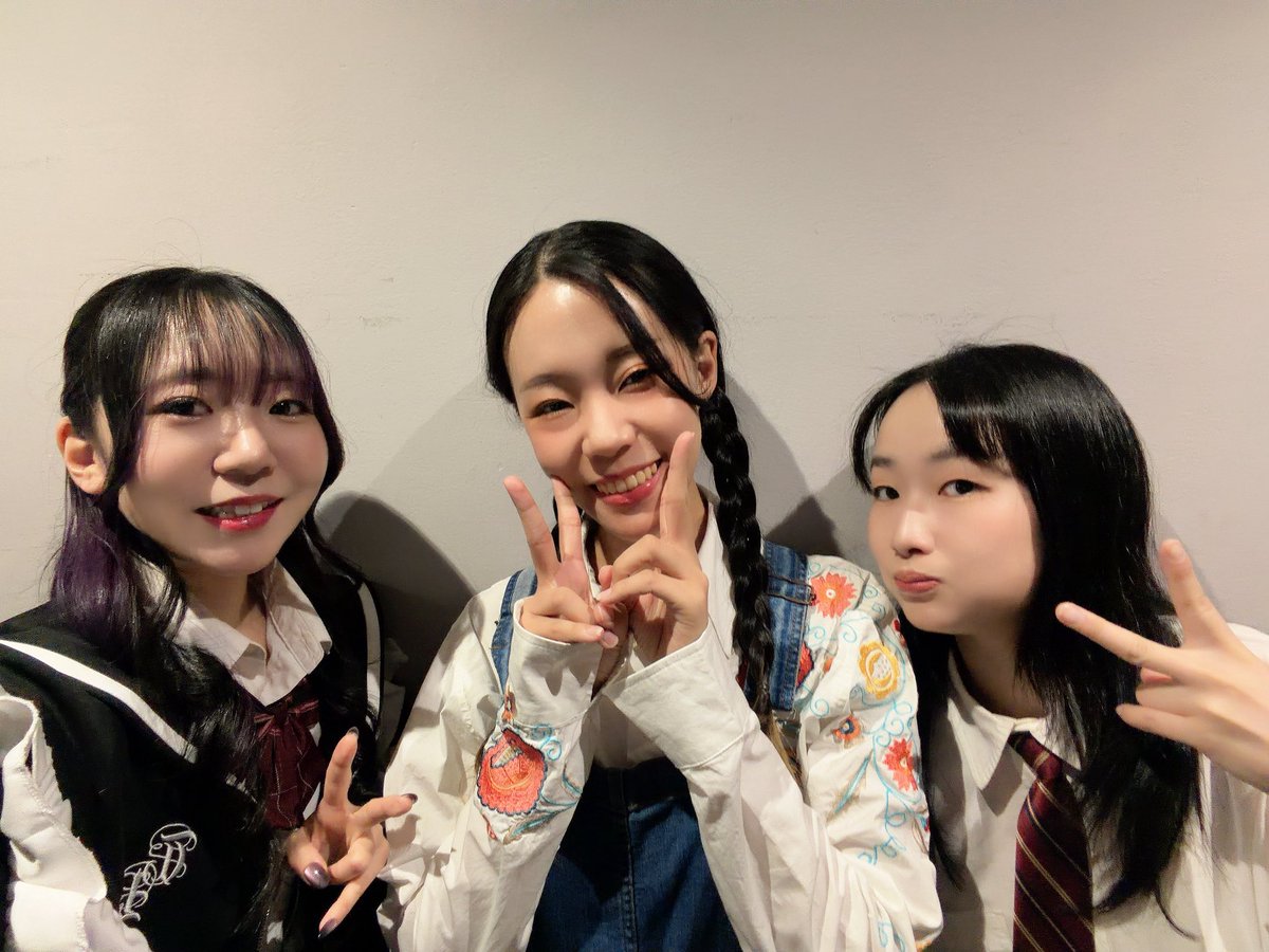 aco021126's tweet photo. 本日夜公演はAチームにやまやまやちゃん出演のスペシャル回でした！！
やまやまやちゃんってフルで言いたくなるね。語感好き🫰

遂に明日が千秋楽です。この世界をお届けできるのもあと少し、、
明日も変わらず、最後までアトリエアイビーの優しい世界をお届けします🕊🍀
 #アトリエアイビー https://t.co/J0s8eItpJW