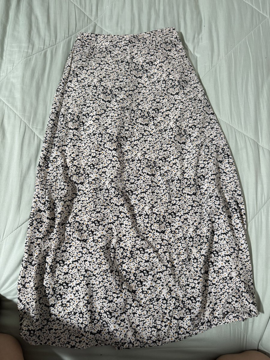 usedbymint's tweet photo. กระโปรงลายดอก 40-.

#ส่งต่อเสื้อผ้า #ส่งต่อเสื้อมือสอง #ส่งต่อเสื้อผ้ามือสอง #เสื้อผ้ามือสอง #ส่งต่อเสื้อผ้าราคาถูก #โล๊ะตู้เสื้อผ้า https://t.co/LYqYSp2zc8