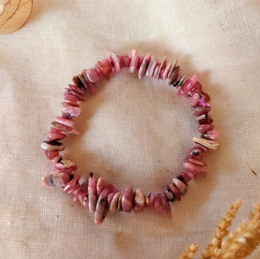 InsightStones's tweet photo. Rhodochrosiet werkt activerend op het hartchakra.
Het is een steen die kan helpen vreugde, liefde, positiviteit, creativiteit en spontaniteit te vinden.
➡️https://t.co/OwcYADi43O
#edelstenen #armband #liefde #insightstones #vreugde #chakra https://t.co/gFcSFFt6KU