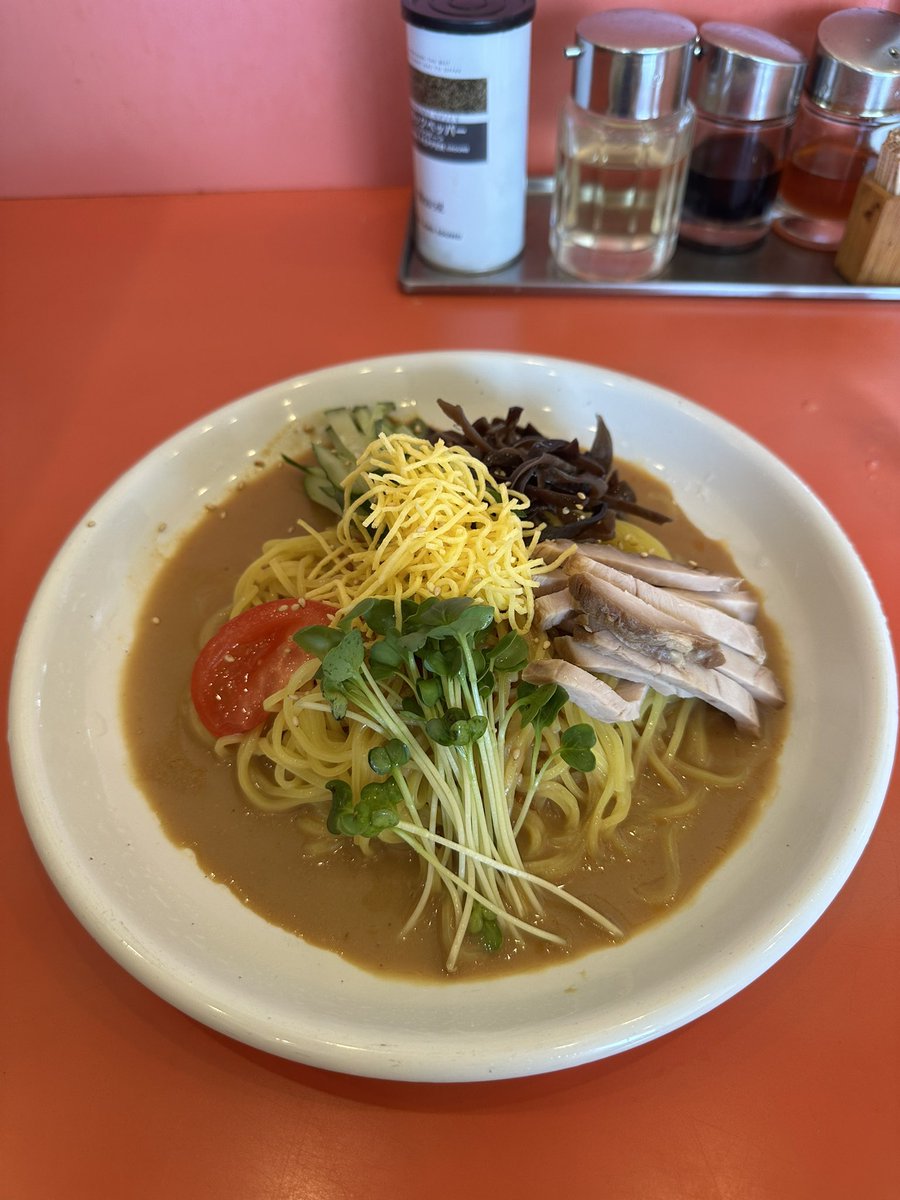 食べながら
醤油やったなあ〜と
なかなか食べながら
ドンピシャ当たらない。