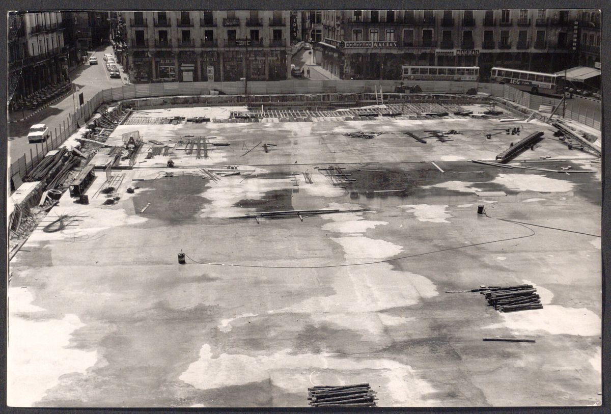 valladysuscosas's tweet photo. Imagen de la construcción del parking subterráneo de la Plaza Mayor de #Valladolid en 1972

📷 Archivo municipal de Valladolid https://t.co/64GWG0DCe9