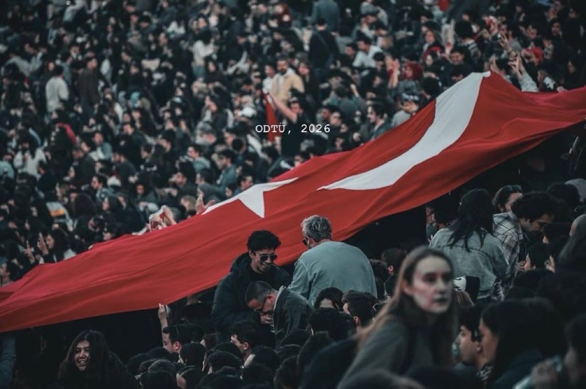 gokceeekatun's tweet photo. Nerden bilsin kıymetini, soysuz sopsuz bayraksızlar! https://t.co/TqRiPRMBTJ
