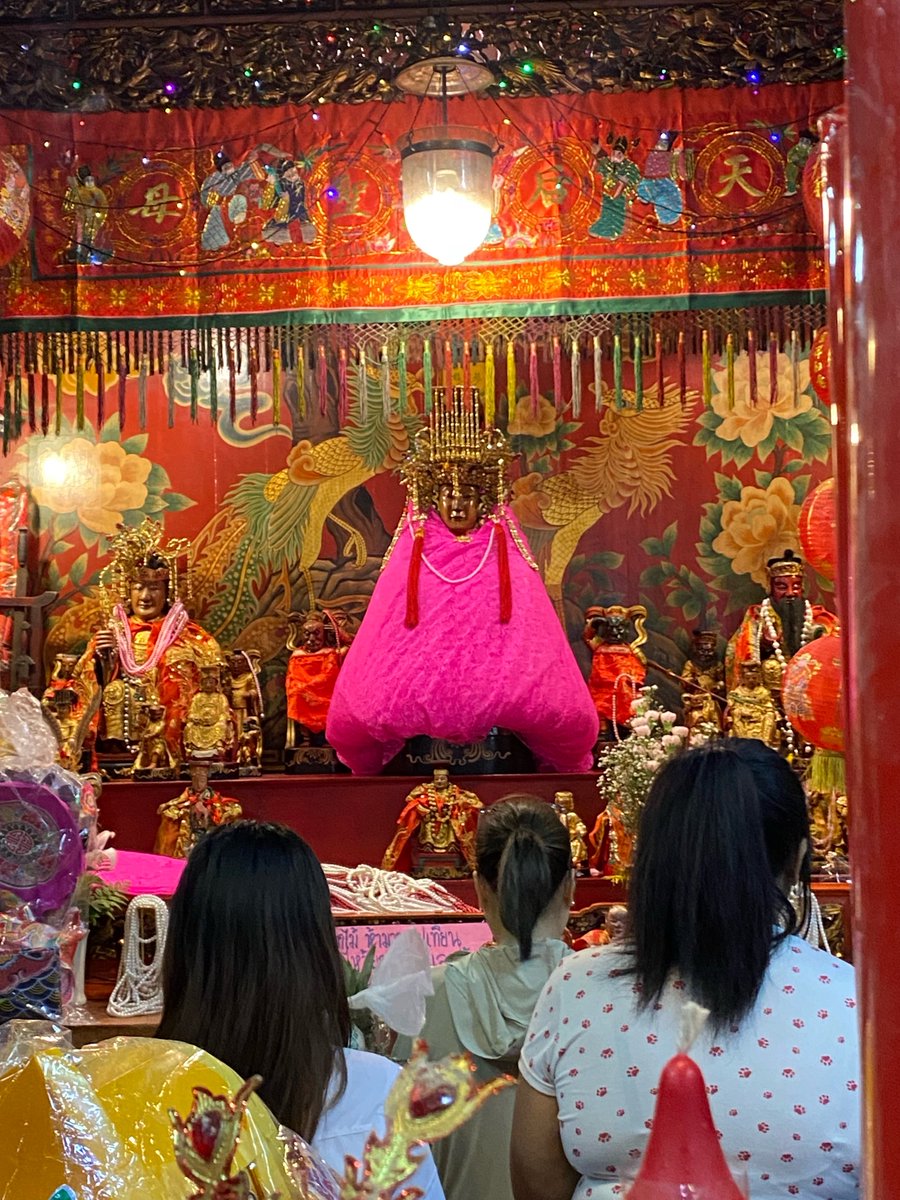 ใครเห็นโพสต์นี้ ขอให้ร่ำรวย สุขภาพแข็งแรง 🙏🏻🙏🏻🙏🏻

✨วันเกิดอาม่า
📍ศาลเจ้าแม่ทับทิม สะพานเหลือง