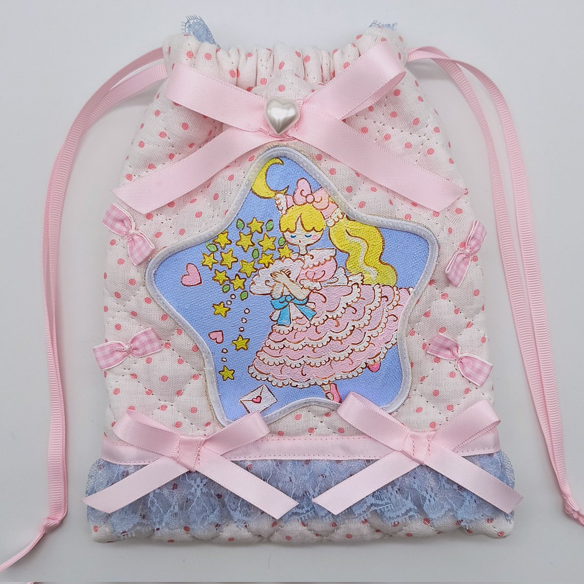 morino53chi's tweet photo. お星さまのきらめきを拾ったの

キラキラしてるうちに

あなたに届けたい。。⭐
。
。
。
『星の花束』の巾着袋です⭐
minneにアップしました。是非ご覧くださいませ🩷
ハンカチ、ティッシュ、ハンドクリーム、リップスティックなどが入ります。毎日の必需品入れやとっておきのおやつ入れとして🩷 https://t.co/aptcTPpgUc