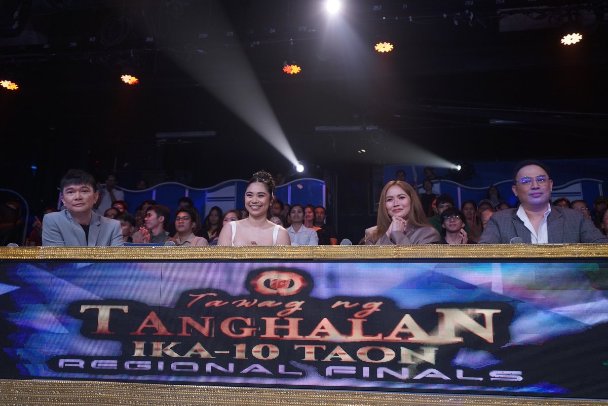 gmanetwork's tweet photo. ICYMI: Jessica Sanchez, guest hurado sa regional finals ng #TawagNgTanghalan.

#MotherShowtime
For more #ItsShowtime content, visit:
https://t.co/pNccllRyFz https://t.co/S5kY0UEOsv