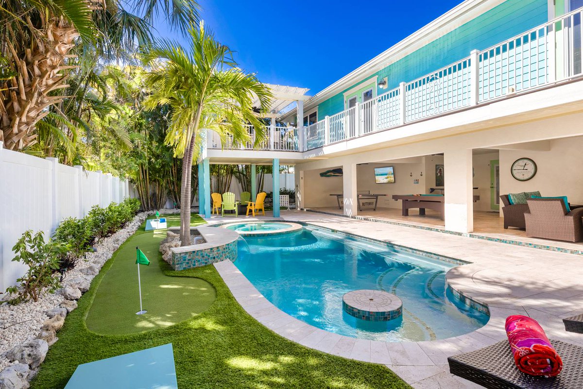 AnnaMariaLifeVR's tweet photo. 🐙🌴Book your Summer Stay at Octopus Cottage! https://t.co/kCcsxC3oHS 
4 Bd | 4.5 Ba | 1.5 Blocks From The Beach | Private Heated Pool &amp; Spa | Covered Poolside Lounge  with TV | Fire Pit | Covered Patio Dining  | Ping Pong &amp; Pool Table, Darts, Cornhole, &amp; Putting Green | Elevator https://t.co/8d1IADdF3u