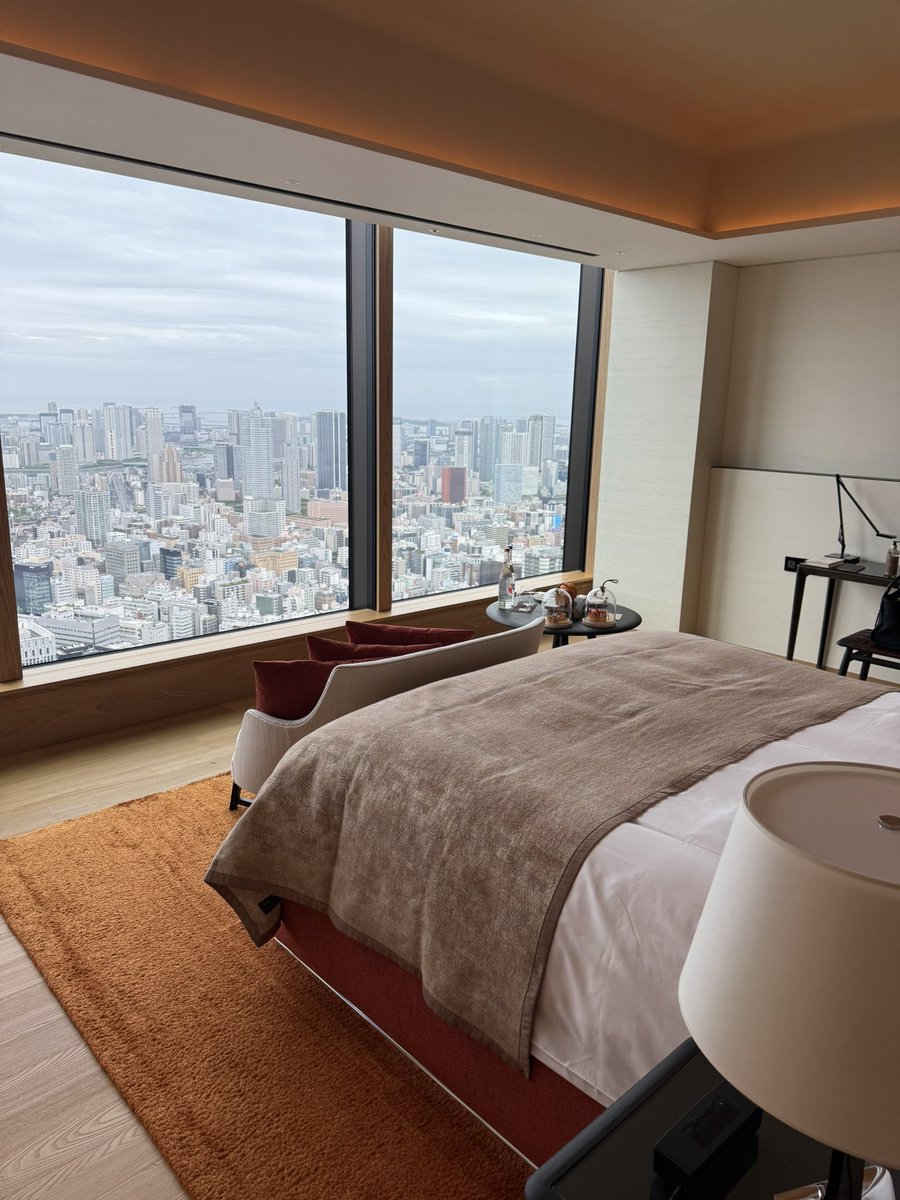 tripmenga's tweet photo. 【ご報告】
旅行アカウント作りました。✈️

旅行に年間5000万円使ってます。

国内外の
・高級ホテル
・本当に美味かったグルメ
・知らないと損する旅行情報

を発信していきます。

実際に自分で泊まって、食べて、
「また行きたい」と思った場所だけ紹介します。

リッツ、アマン、ブルガリから、
穴場まで全部載せます。

旅行好きな人、
ホテル好きな人、
美味しいもの好きな人、
繋がりましょう🌍

フォローすると旅行欲バグります。