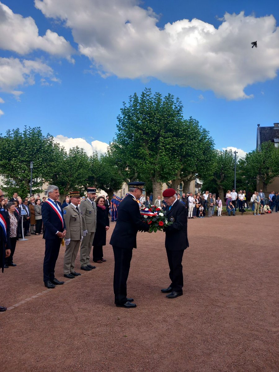 Image de Préfet de la Moselle - #Mémoire 🇫🇷 | 8-Mai 1945

Il y a 81 ans, les Alliés, avec le concours des armées de la France, tri